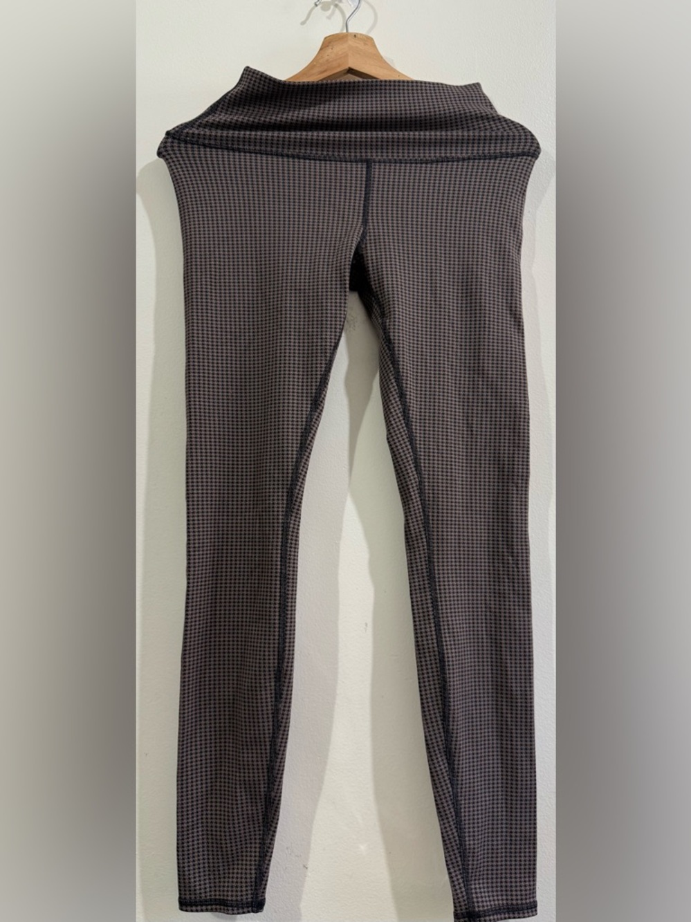 ALO Yoga Women's Black and Gray Textured High-Waist Leggings